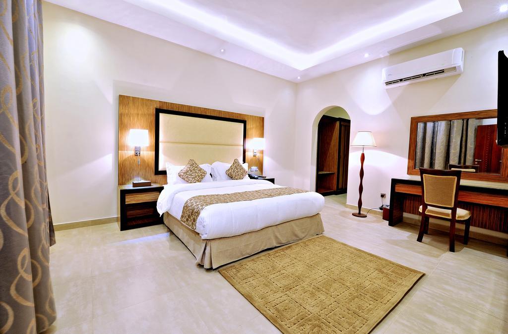 Luxury For Rent Villa *